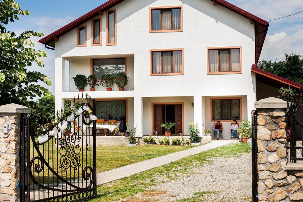 Casa Renti Hotel โนวาชิ-สเตรยนี ภายนอก รูปภาพ